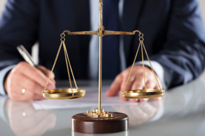 Dr. Jonatas Lucena aponta soluções jurídicas para gerenciar ativos digitais criados por colaboradores.