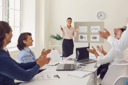 Instituto Econacional analisa os prós e contras do ensino híbrido, remoto e presencial para decisões assertivas.