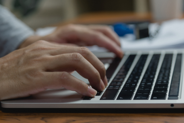 Pablo Said ensina como monitorar e identificar opiniões positivas e negativas nas redes sociais de forma prática.