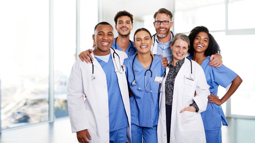 O Instituto IBDSocial destaca como uma gestão eficiente pode aproximar a saúde pública dos padrões de excelência do setor privado.