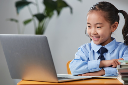 Planejar custos e projetar ROI em tecnologia educacional é o caminho para decisões estratégicas e investimentos inteligentes — com a visão prática de Sérgio Bento De Araújo.