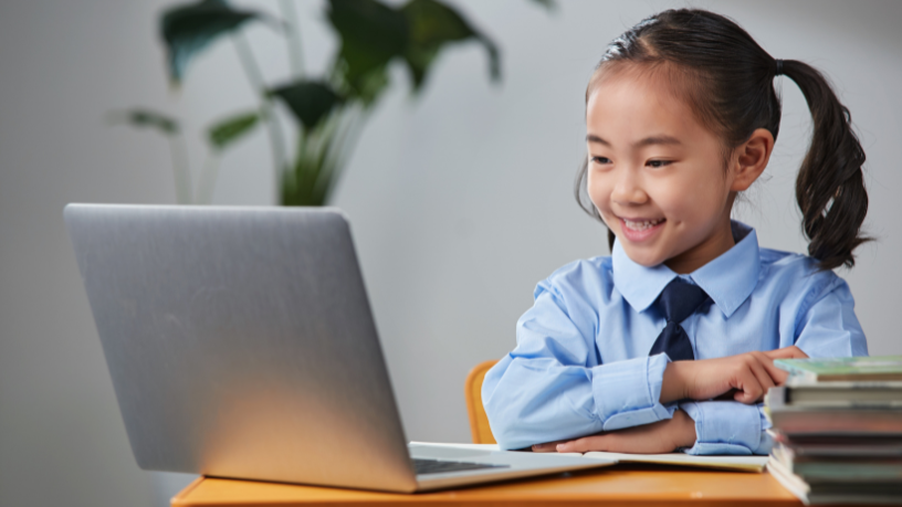 Planejar custos e projetar ROI em tecnologia educacional é o caminho para decisões estratégicas e investimentos inteligentes — com a visão prática de Sérgio Bento De Araújo.